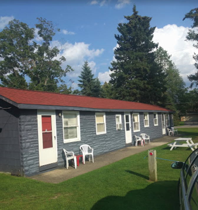 North Star Motel - Old Postcard View (newer photo)